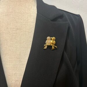 Elegant Gold and Sparkling Rhinestone Love Bird Brooch